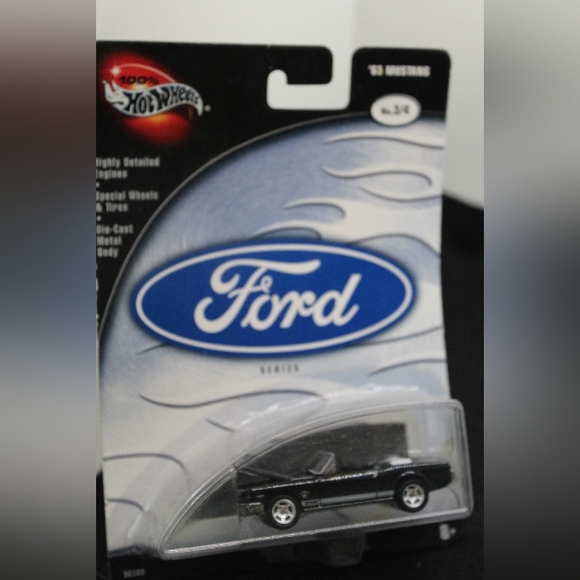100 % HOT WHEELS-FORD SERIES-65 FORD MUSTANG--BLACK--3/4- - Picture 1 of 4